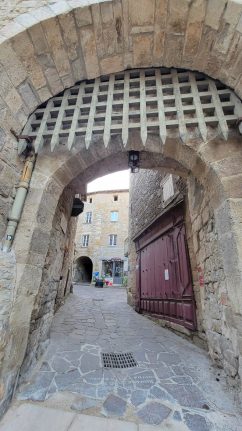 Sévérac-le-Château entrée porte
