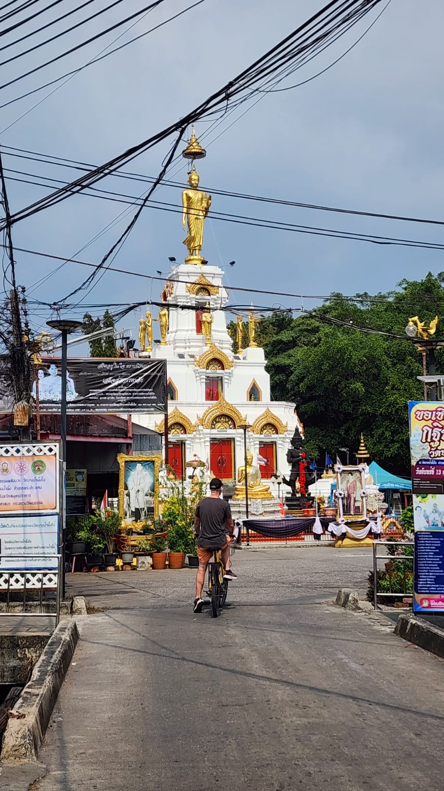 Wat Bang Nam Phueng Nai à vélo 