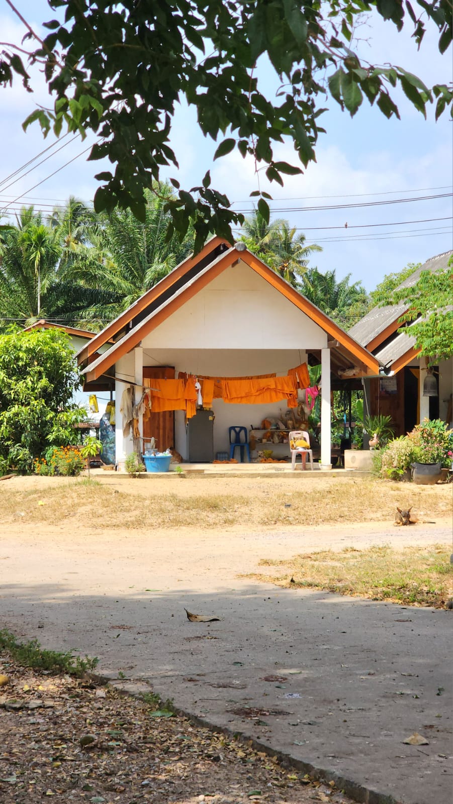 Petite maison de moine bouddhiste en Thaïlande 