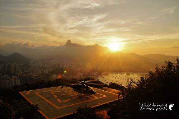 helicopter rio de janeiro coucher de soleil sur la baie