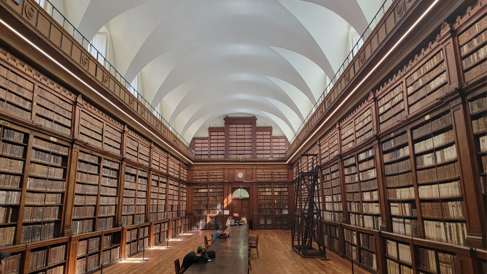 Intérieur de la bibliothèque municipale Ajaccio