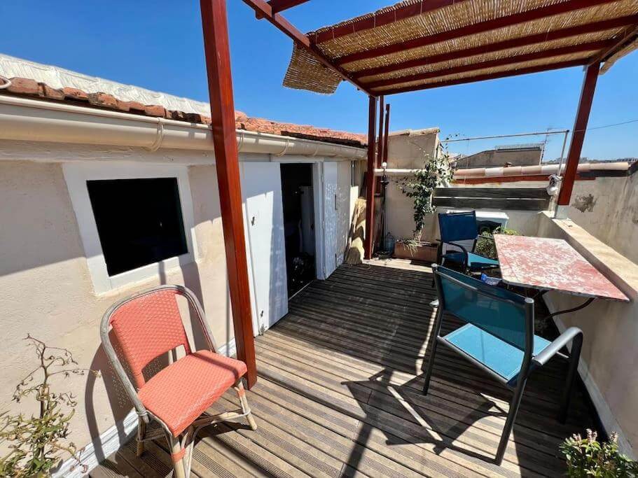 Terrasse toit vue saint anne appartement Montpellier bohème