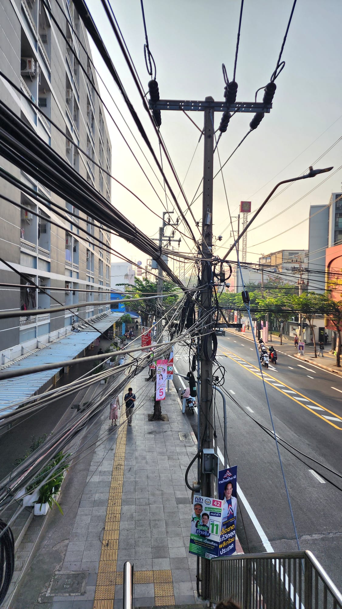 Panorama câbles électriques Bangkok