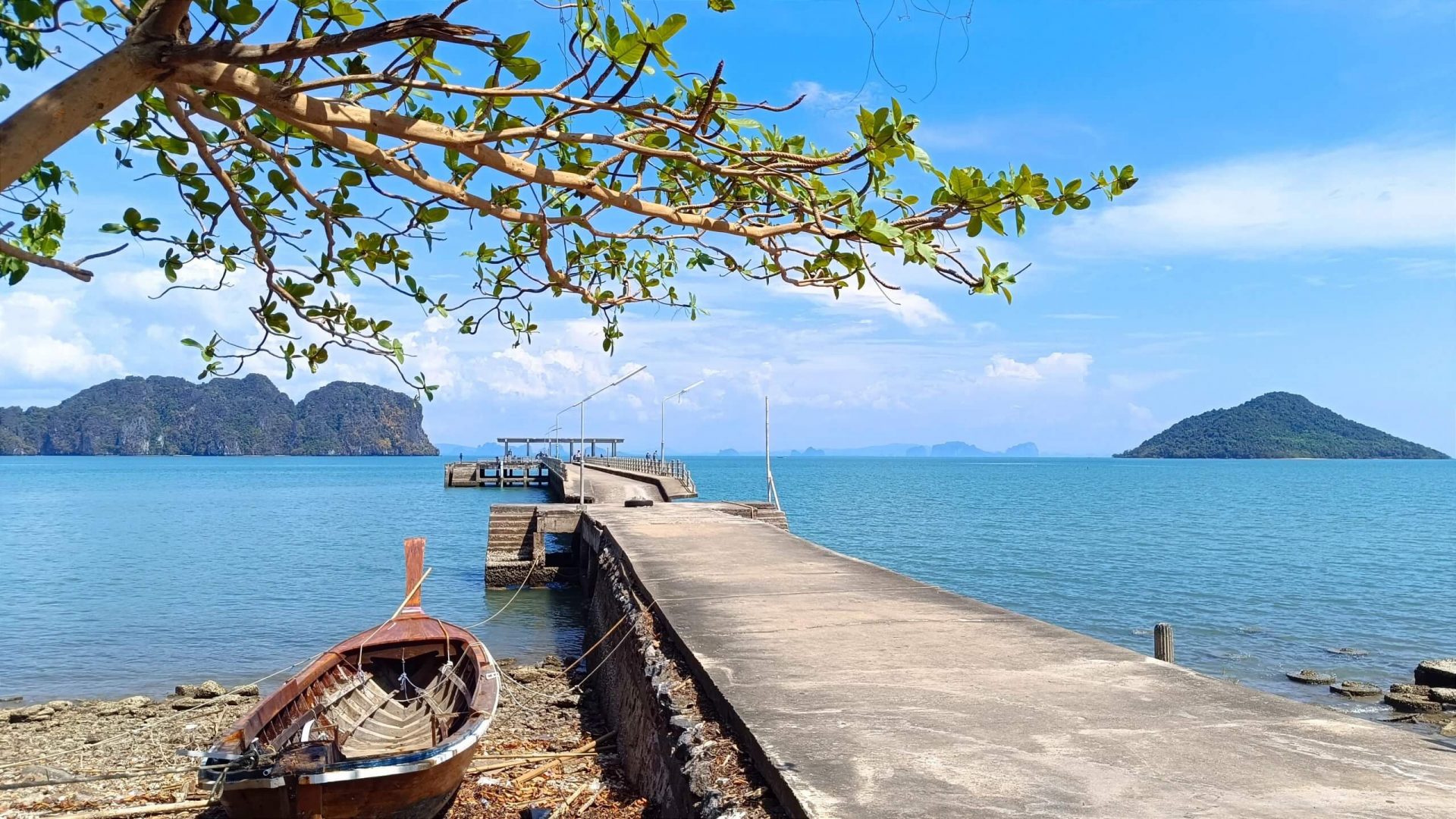 Ban Lo Yai fishing pier