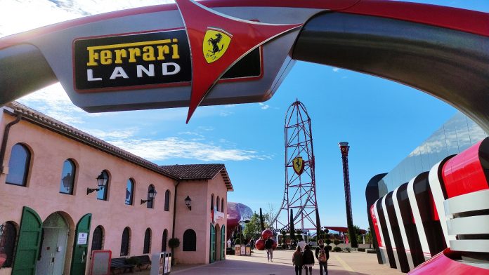Entree-ferrari-land