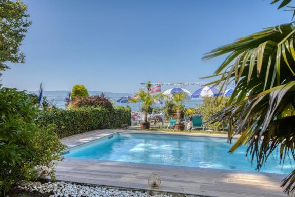 Piscine Hôtel Les Cygnes Evian les Bains