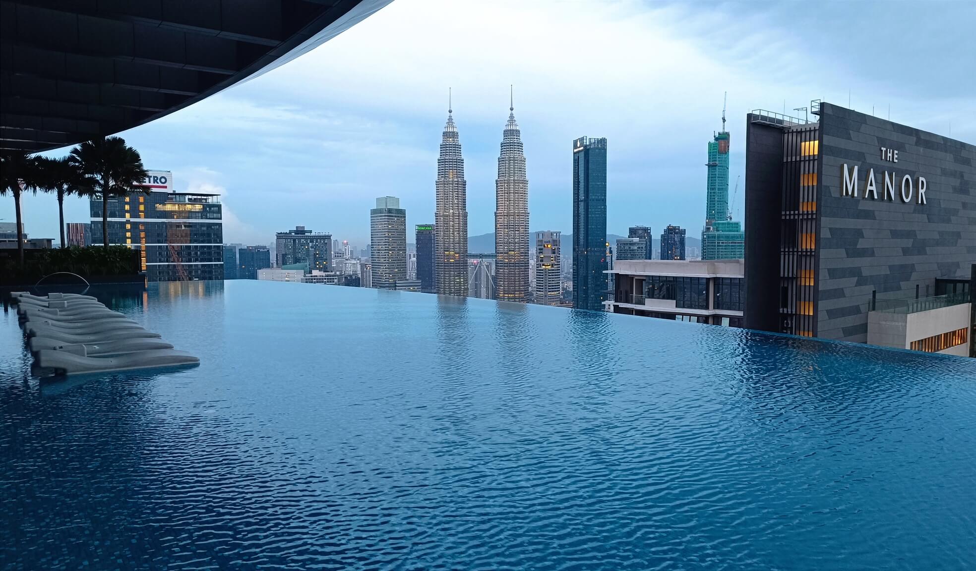 Eaton Residences piscine