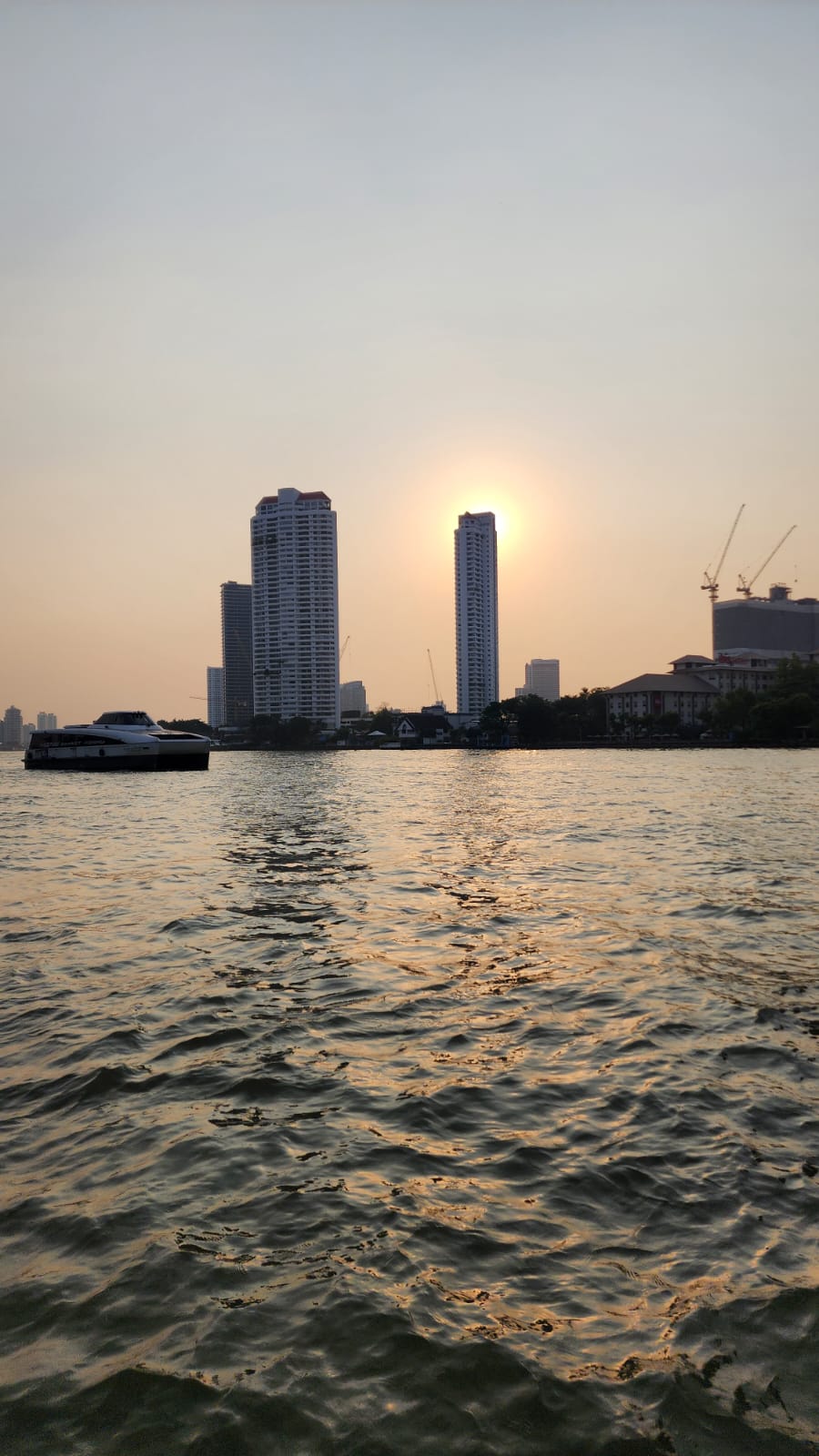 Traversée IconSiam Bangkok