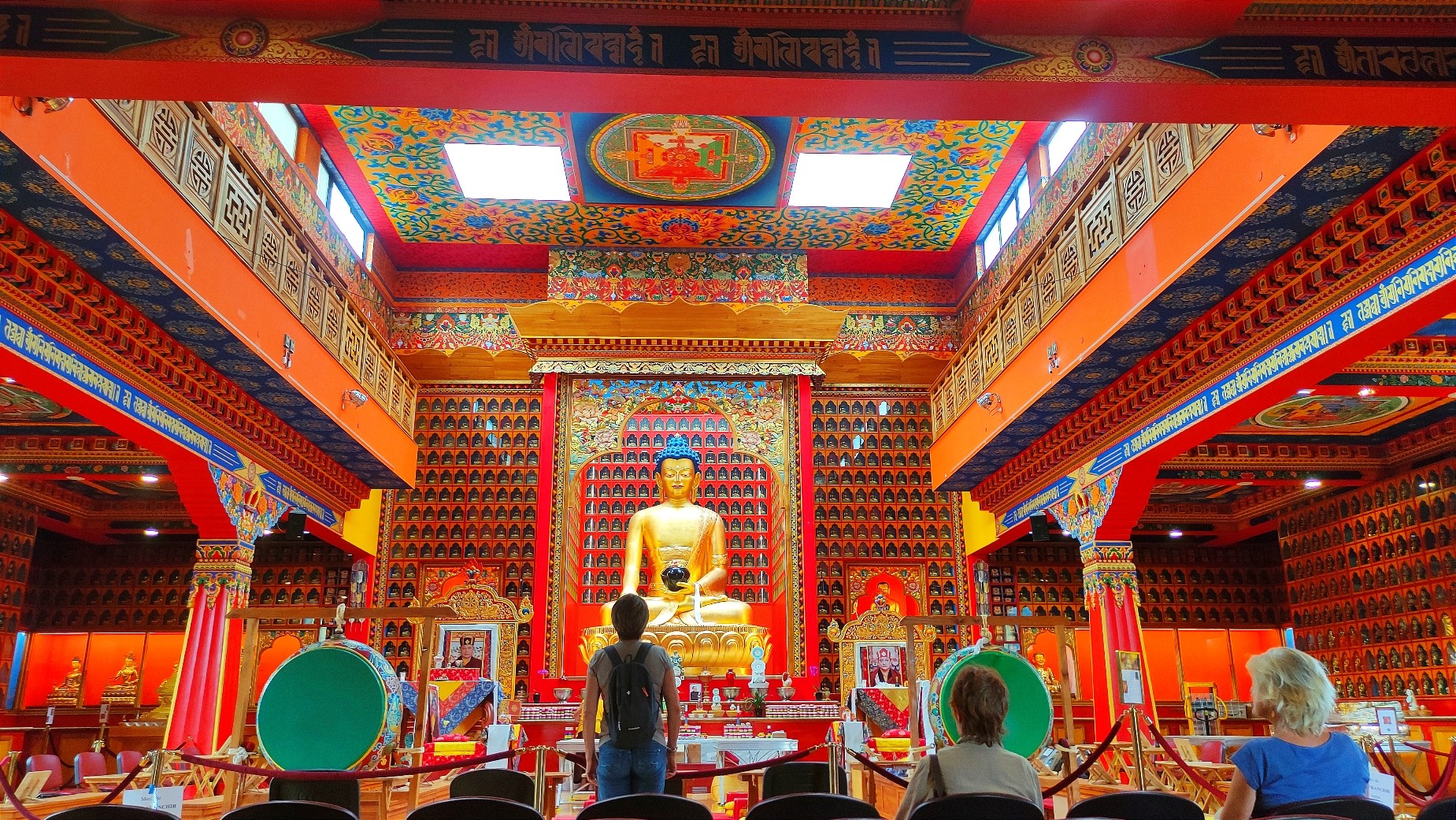 Intérieur temple Dhagpo Kundreul Ling