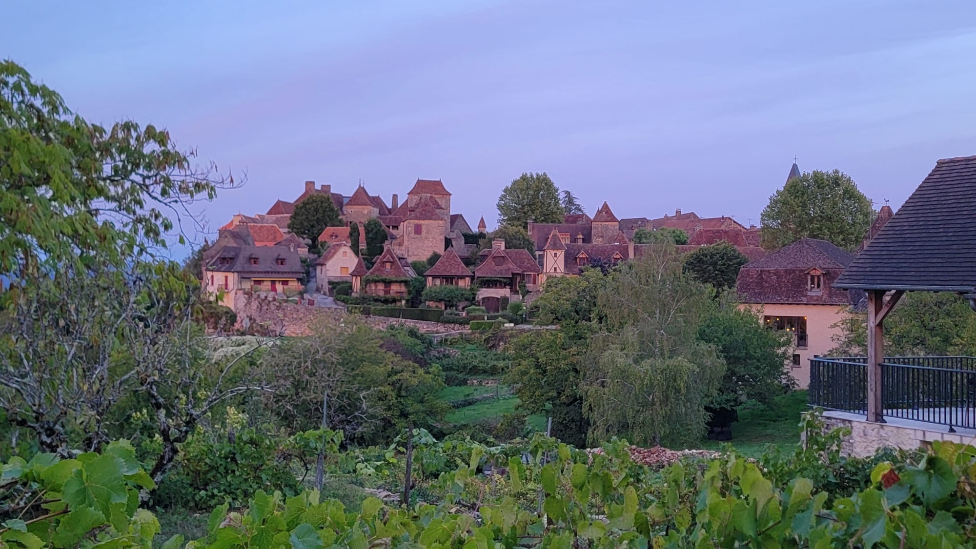Village Loubressac au loin
