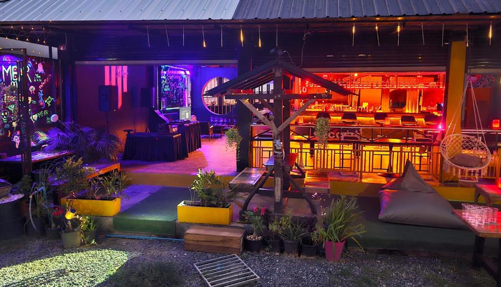 Mbar Hostel Haad Rin Koh Phangan auberge Thailande
