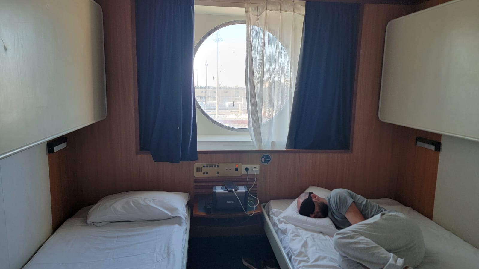 Intérieur cabine ferry Corse Moby Lines
