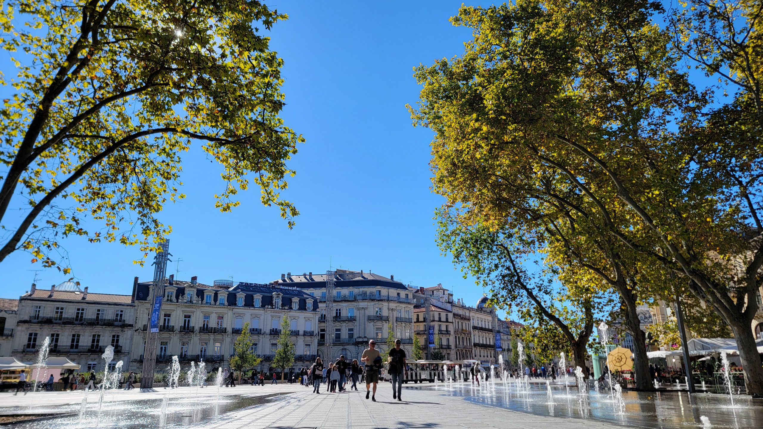 Jets d'eau Place de la Comédie 