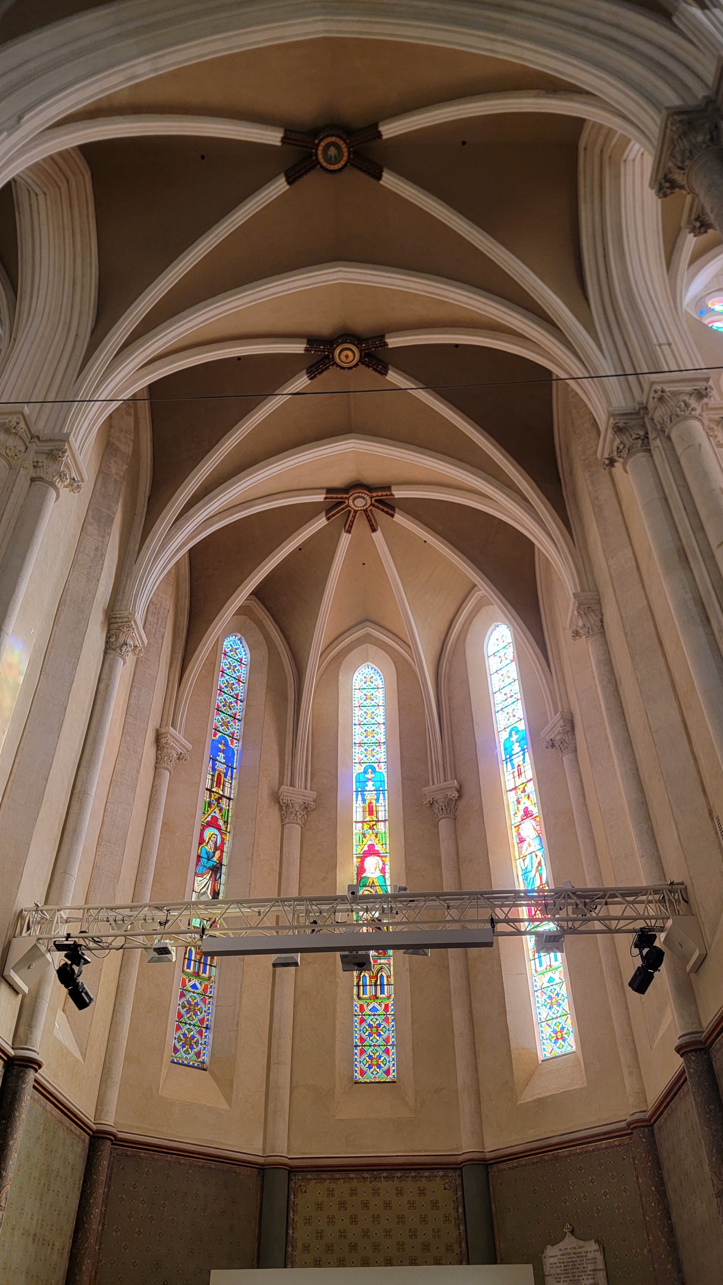 Vitraux intérieur Carré Sainte-Anne