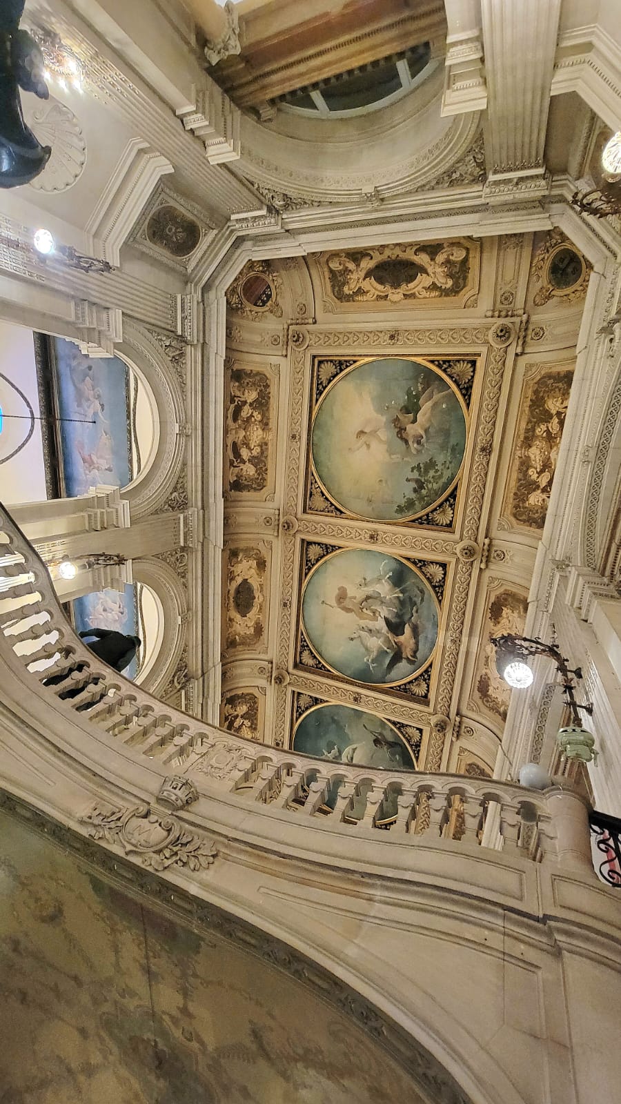 Intérieur bâtiment Opéra Comédie Montpellier 
