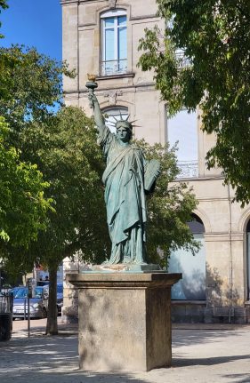 Statue liberté bordeaux