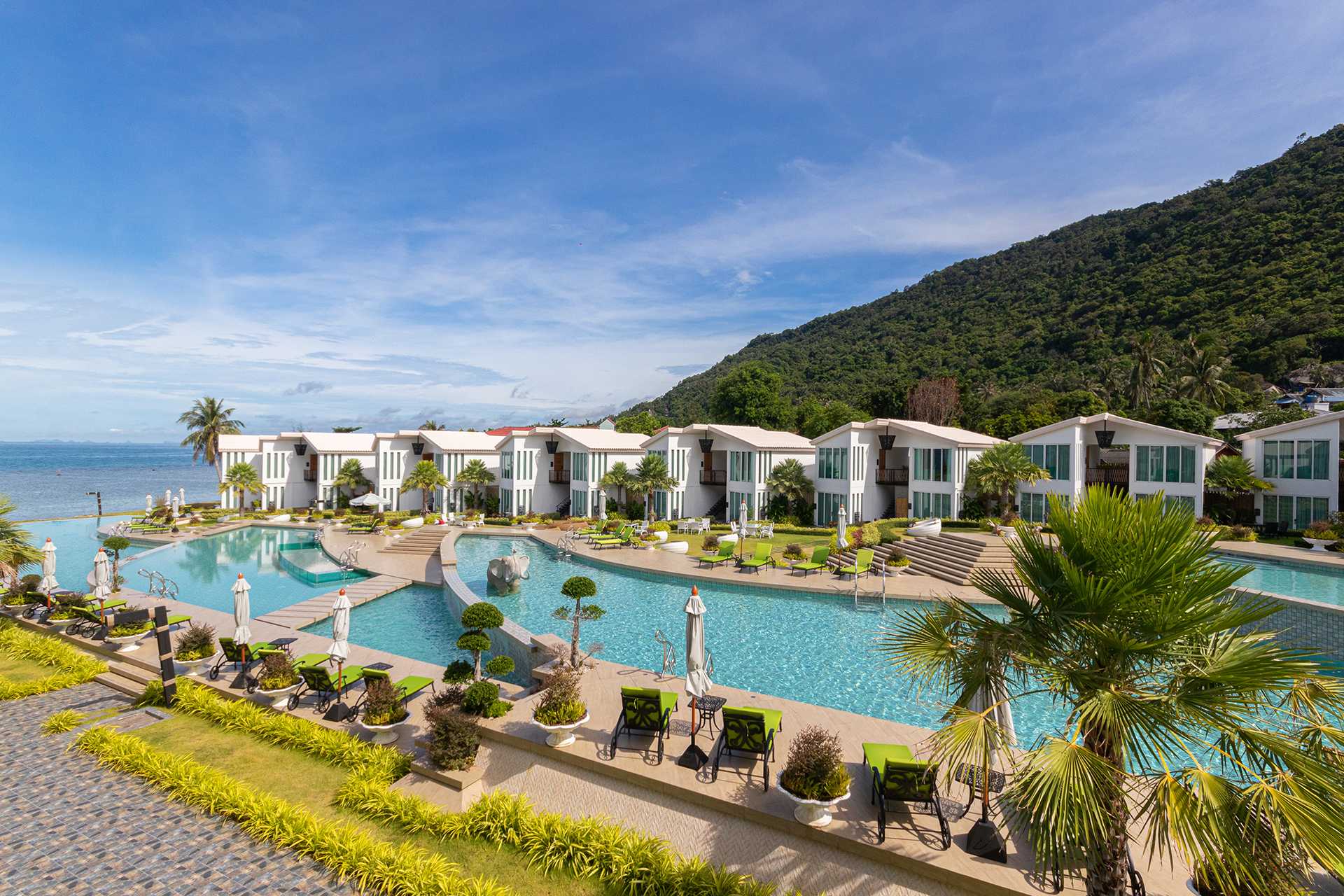 Vannee Golden Sands Beachfront Resort