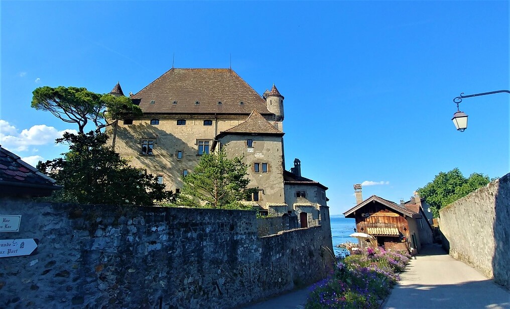 Yvoire chateau lac