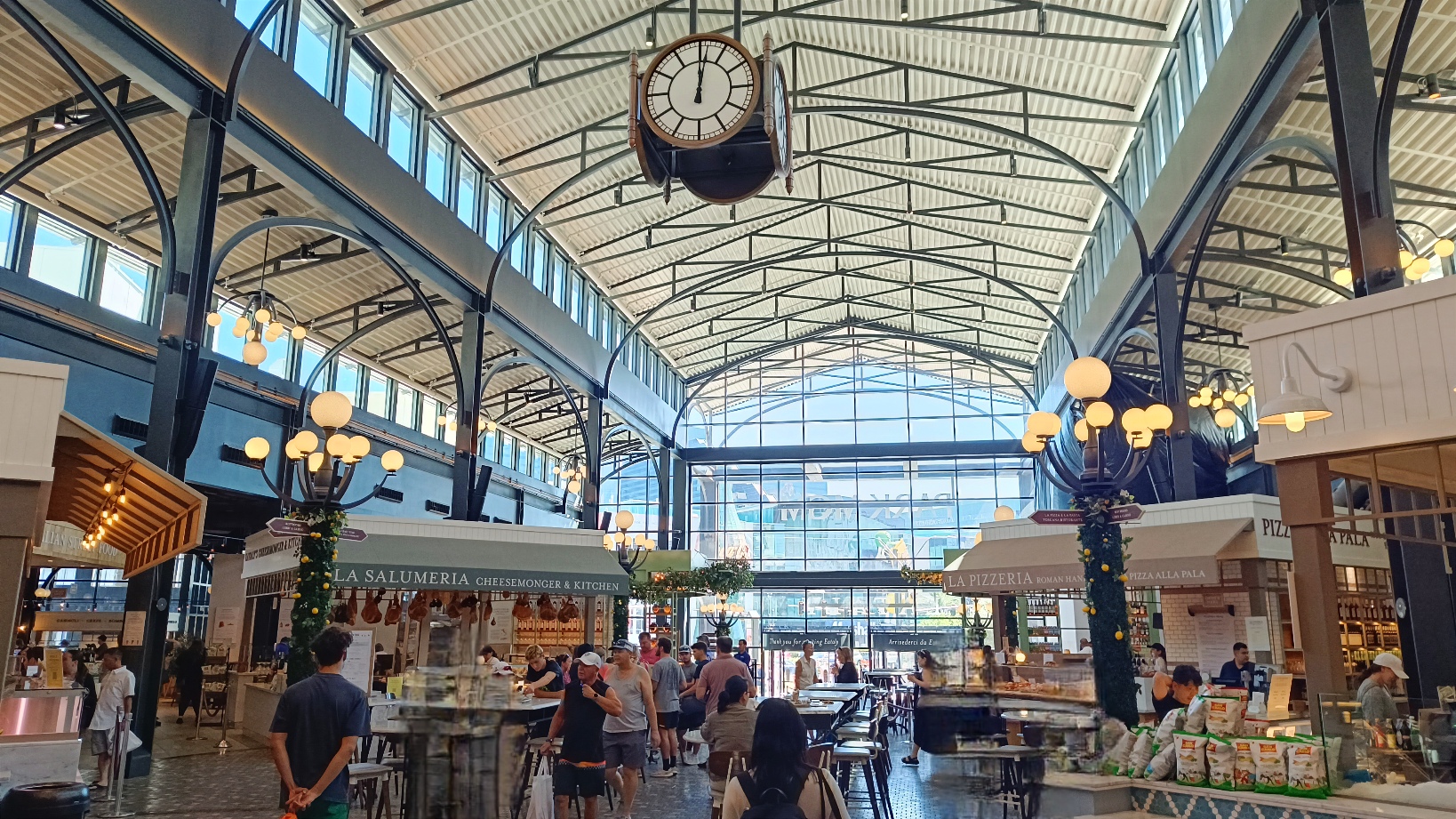 Park MGM food court Eataly