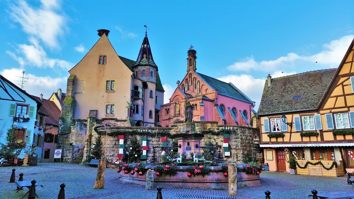 Fontaine St-Léon Place du château d'Eguisheim