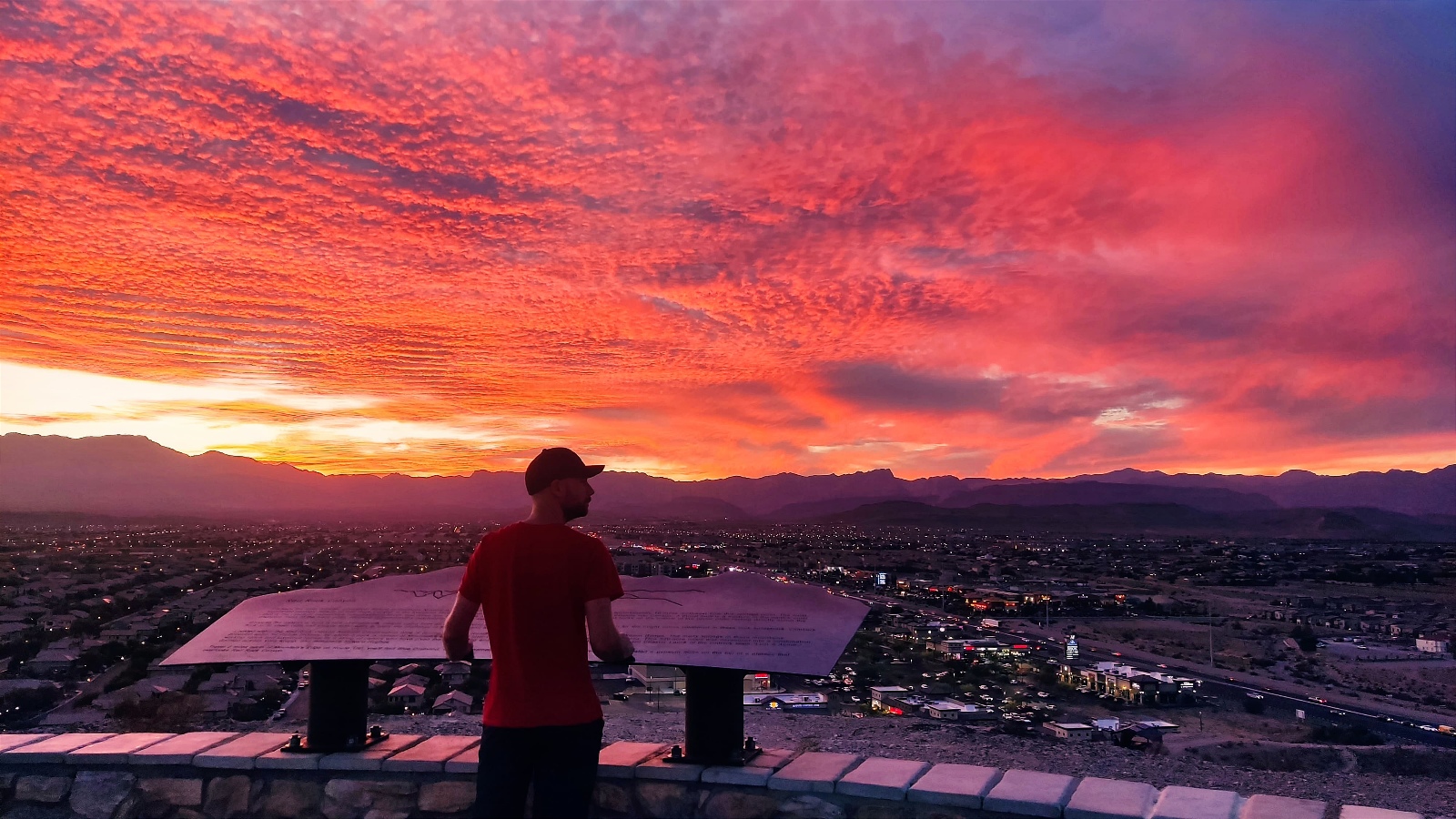 Coucher de soleil depuis un parc à Las Vegas