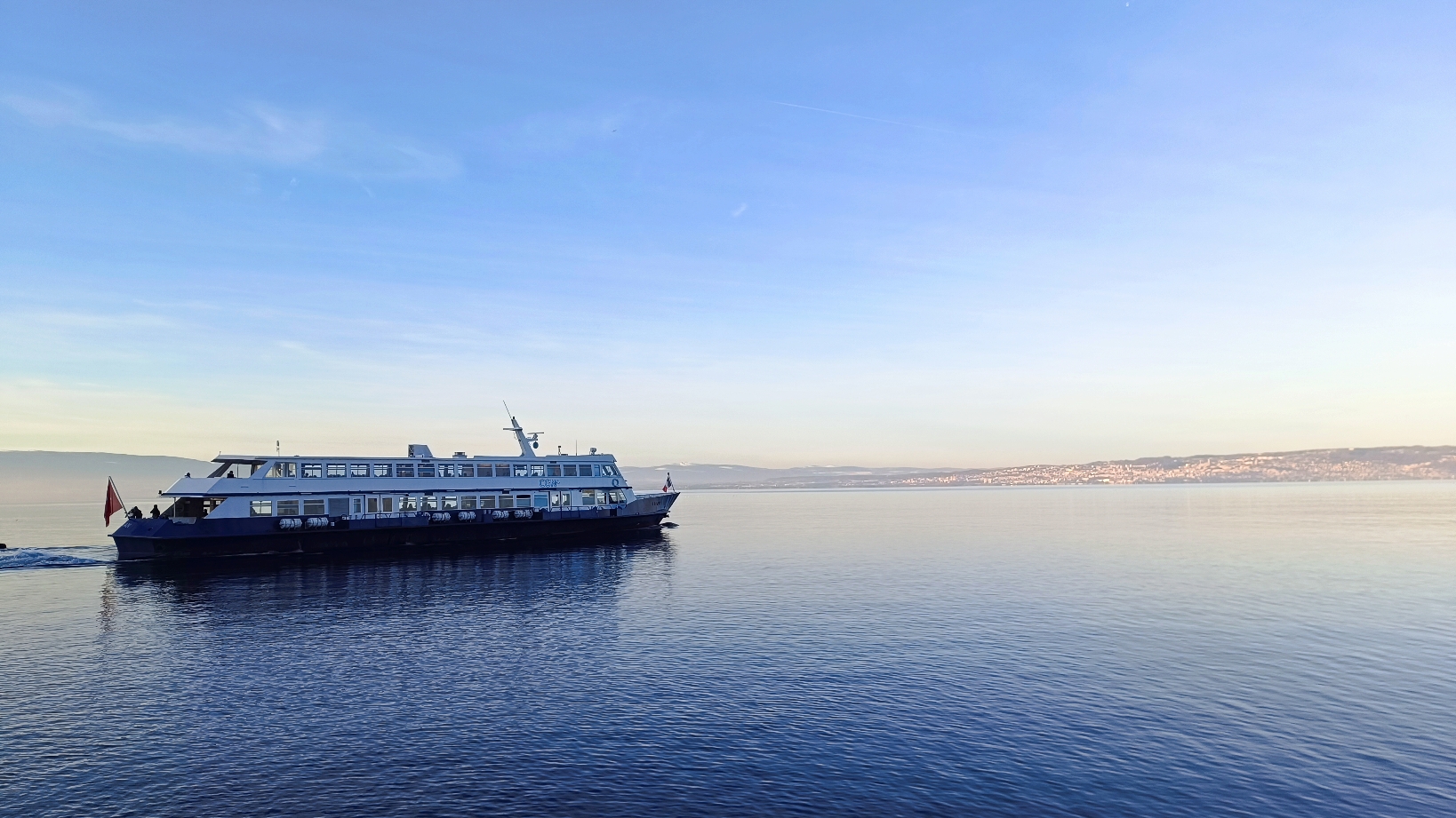 Bateau traversée lac léman lausanne thonon