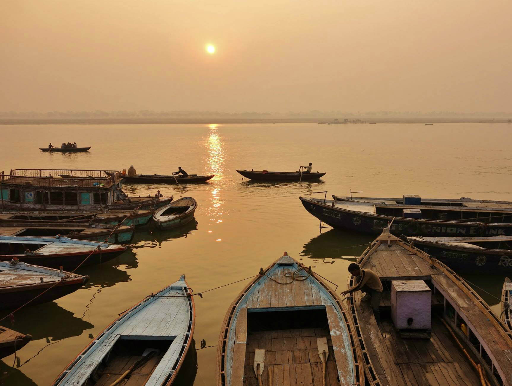 Lever de soleil sur le Gange
