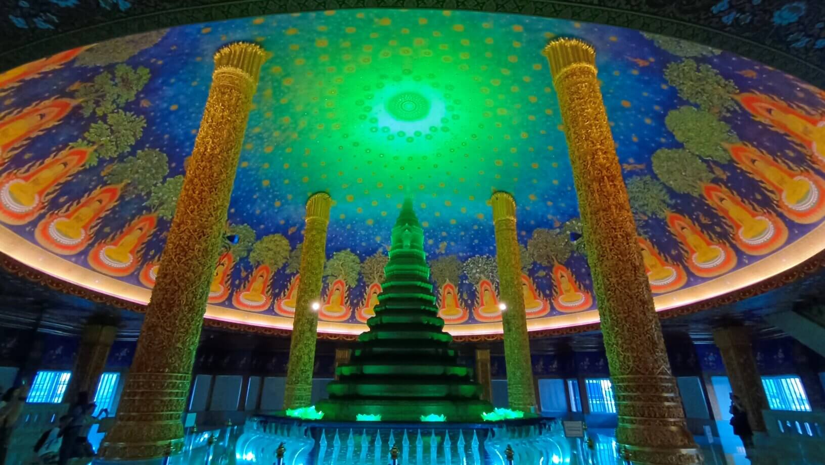 Intérieur Wat Paknam Bangok