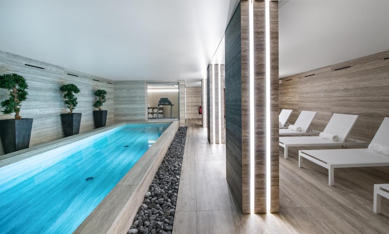 Piscine intérieur Genève 9Hotel Paquis