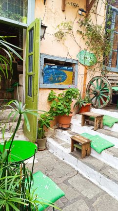 rue-restaurants-athenes Las escaleras de Mnisikleous