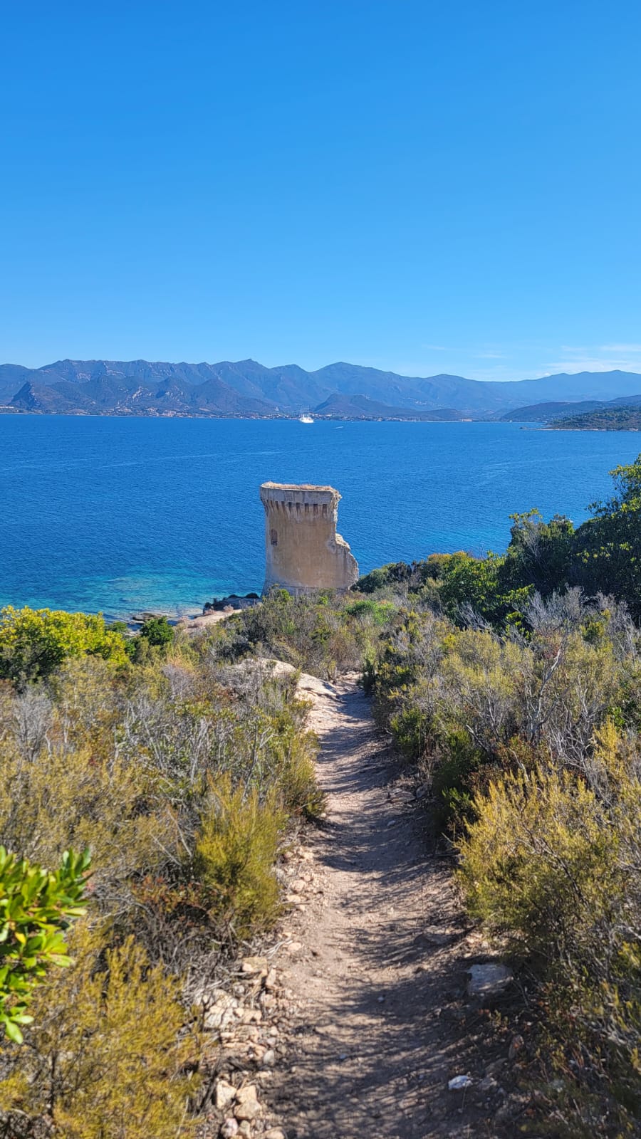 Tour génoise Saint-Florent vue mer