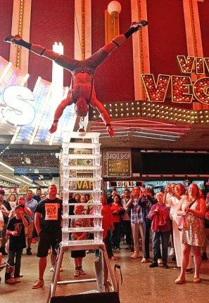 street-artist-vegas-297x431 Artiste de rue Las Vegas