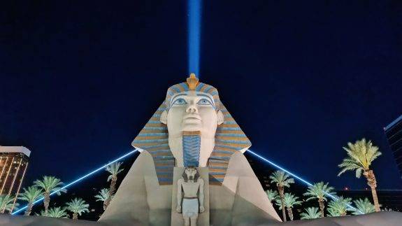 Luxor Las Vegas Sphynx nuit