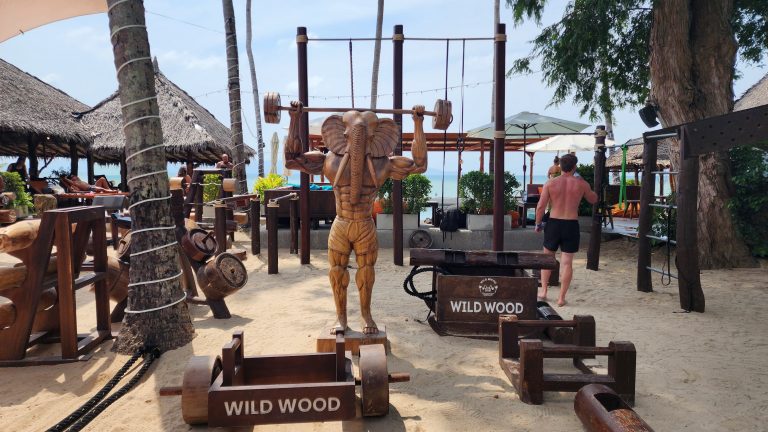 Salle de sport en plein air à Koh Phangan